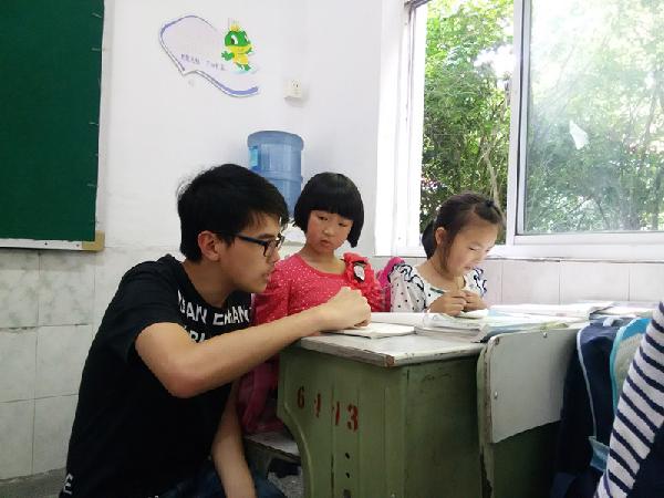 【药学院】红色课堂——药学院青协雷锋月特别活动报道