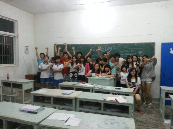 【物联网学院】王直支教，传递爱心——物联网工程学院艺术中心支教团队实践活动