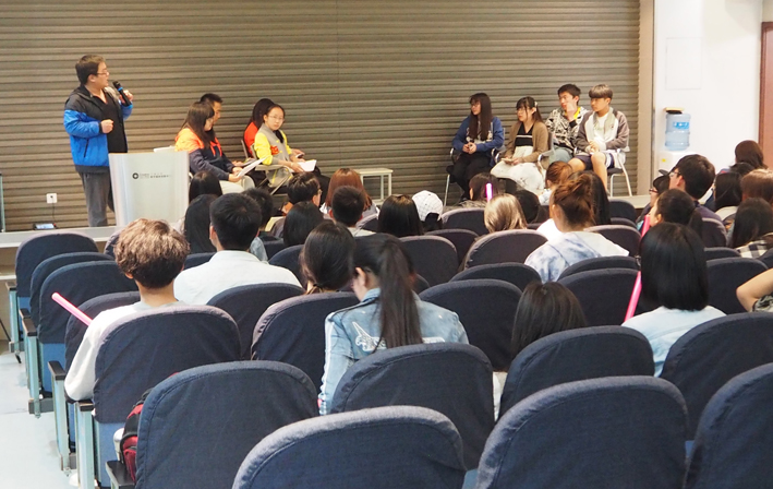 【数媒学院】数媒学院举行“数媒奇葩说”首场表演赛