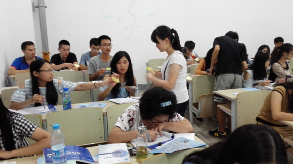 【药学院】恩师教诲铭记心，满满祝福传真情