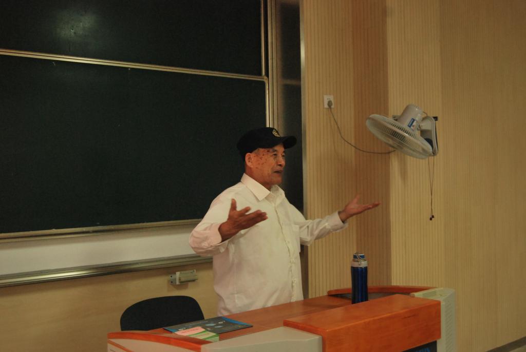 【理学院】回忆峥嵘岁月，创造美丽明天——老兵座谈会