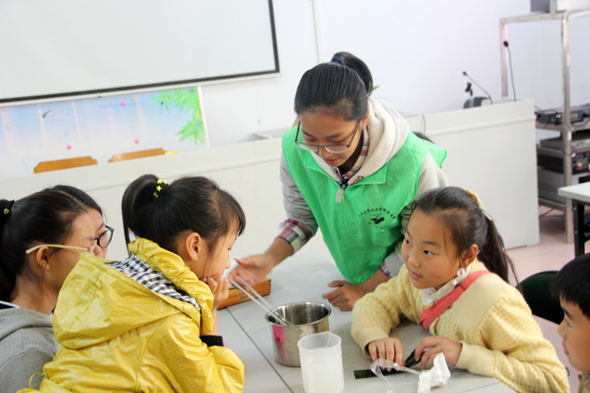 【化工学院】“皂”梦江南，爱传社区 ——记化工学院“手工皂进社区”志愿服务活动