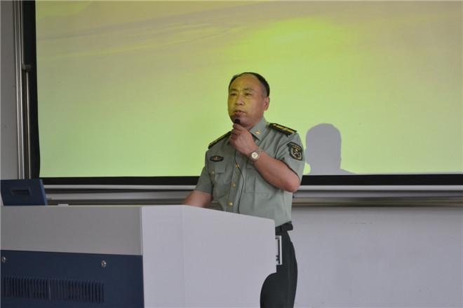 【商学院】商学院举行2014级军训动员大会