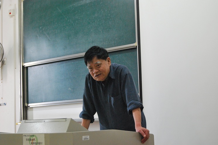 【理学院】理想照亮前进方向，勤勉铺就成才之路——关工委李宗元老师为理学院新生做讲座