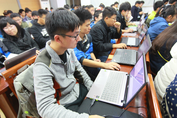 【物联网学院】物联网工程学院“联动青春，网罗新技能”人才培养计划第一讲之视频制作培训