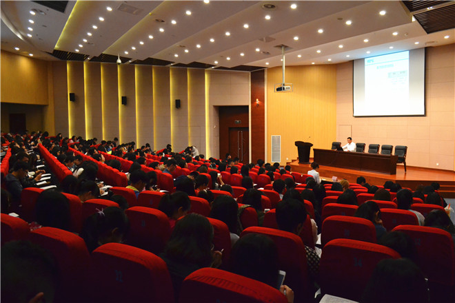 【商学院】华夏银行无锡分行副行长刘坤林主讲商学院第120期“半月坛”
