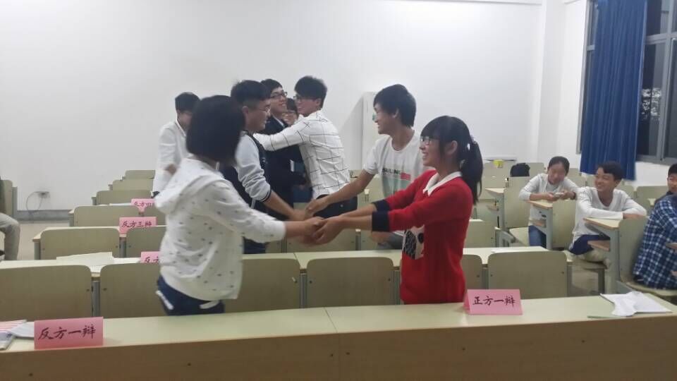 【理学院】理学院“绿意江南”辩论赛初赛成功举办