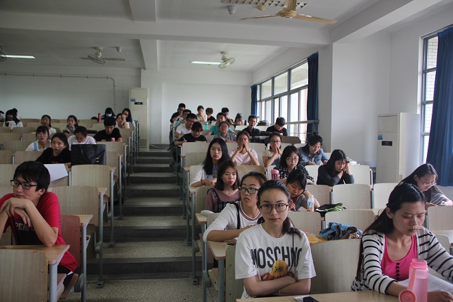 【法学院】法学院召开学生宿舍长安全教育大会