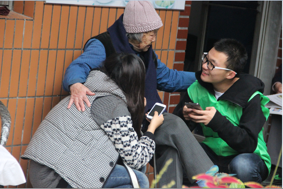 【化工学院】青春践行感恩，爱心普洒阳光——记化工学院志愿服务中心敬老院回访之行