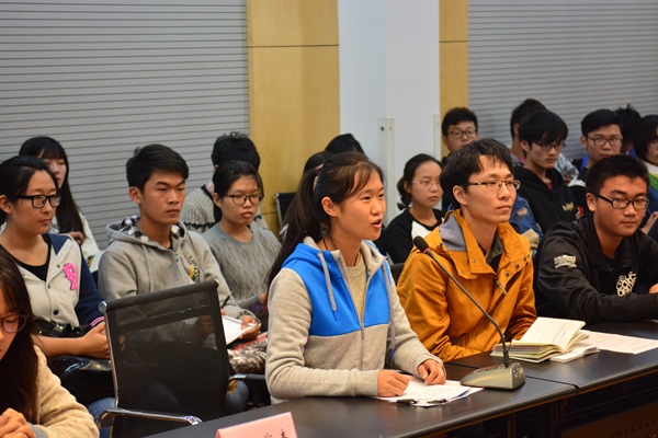 【生工学院】与信仰对话——我校举行全国道德模范洪战辉座谈会