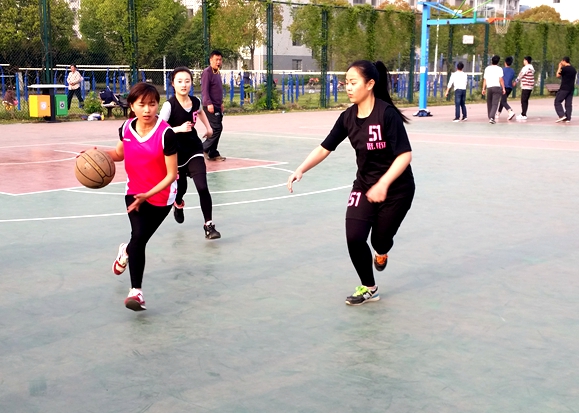 【医学院】巾帼不相让 赛场风采扬 ——记无锡医学院与数媒学院女子篮球比赛