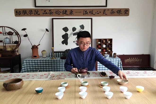 【纺服学院】纺服学院举办“品茶论健康--温暖心灵”茶课堂