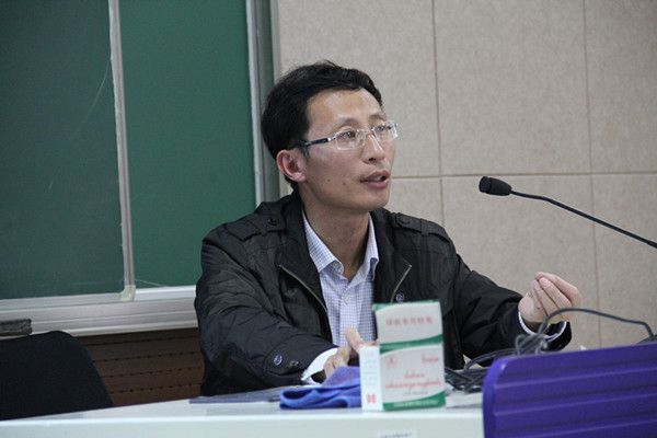 【人文学院】直面道德挑战 展现党员风采——人文学院大学生学术道德建设与读书治学讲座成功举行