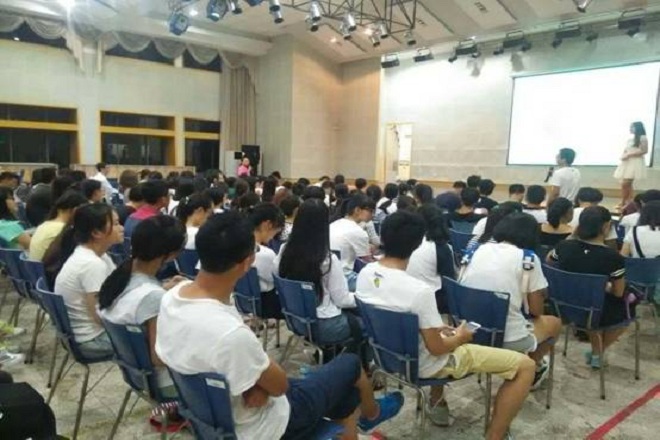 【纺服学院】纺织服装学院新生转型教育系列之优秀学长学姐报告交流会顺利举行