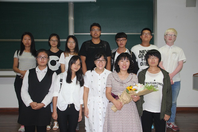 【法学院】全国禁毒工作先进个人仲阿凤来法学院举行讲座