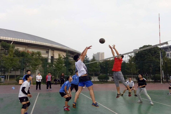 【物联网学院】拼搏永进 青春物联——物联网工程学院新生球赛圆满结束