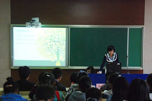 【人文学院】绿色低碳行，共筑中国梦——人文学院举行分团校开营仪式暨团日活动汇报