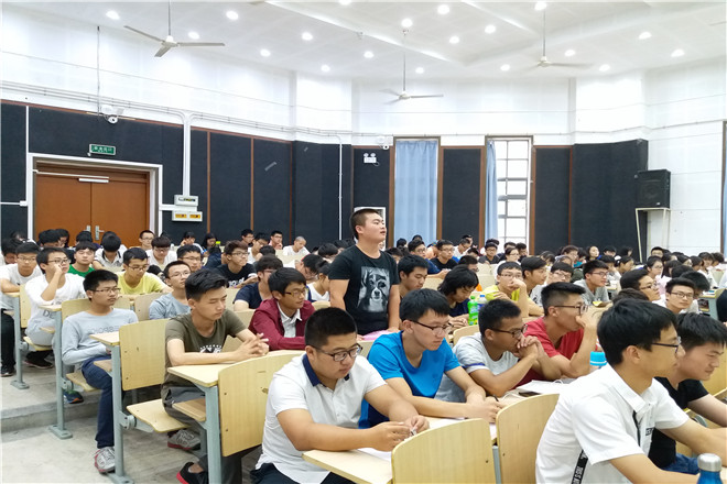 【机械学院】快乐交往  幸福人生 ---2016级机械新生心理讲座圆满结束