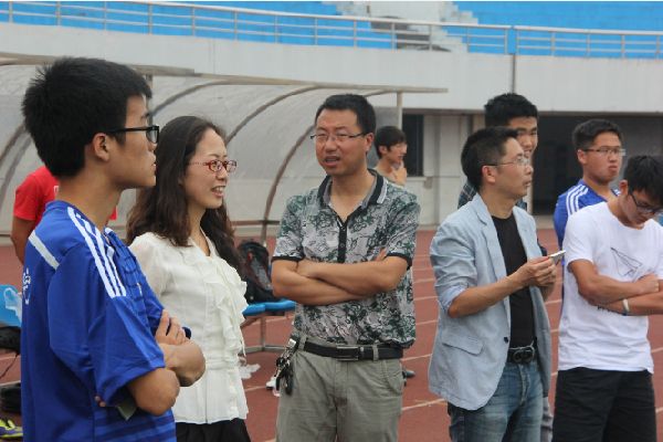 【化工学院】风“化”学子VS女中巾帼——记化工学院男子足球队与校女子足球队友谊赛