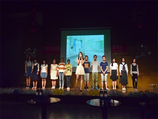 【药学院】畅想青春，展望未来——记药学院2016级迎新晚会圆满落幕