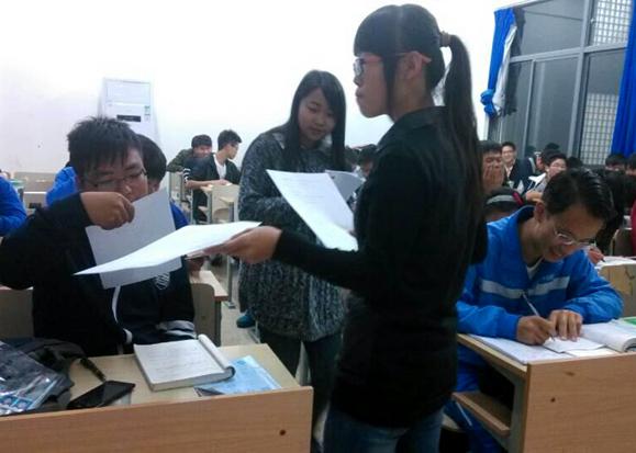 【医学院】稳行医学路   推促笃实风——护理1401关于“在校大学生不良生活习惯”问卷调查及主题班会  