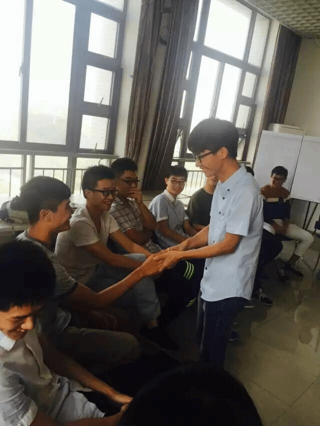 【医学院】聚是一团火 散若满天星 ——记临床1401班级“团队凝聚力”主题团辅