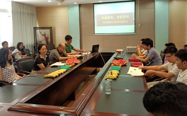 【机械工程学院】2014届优秀学生座谈会顺利进行