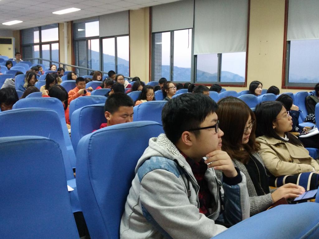 【食品学院】食品学院召开2015年学生班团干部会议