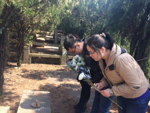 【机械工程学院】清明时节寄托哀思，缅怀祭祀承遗志——记君远学子扫墓活动