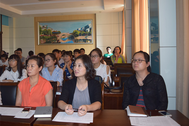【药学院】药学院举行2015年度本硕博国奖风采答辩会