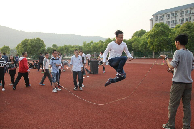 【纺服学院】纺织服装院成功举办春季师生运动节