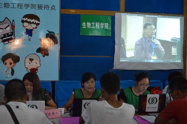 【生工学院】生工学院党员教师深入一线抓好新生入学教育