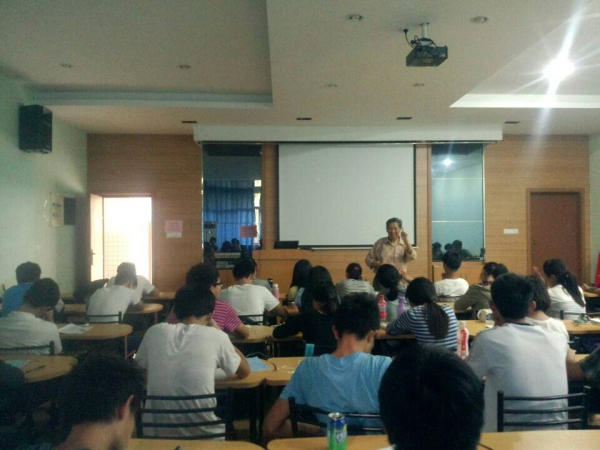 【物联网学院】“大学生如何做科创”主题讲座成功举办